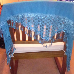 Lacy shawl scarf green (no label)